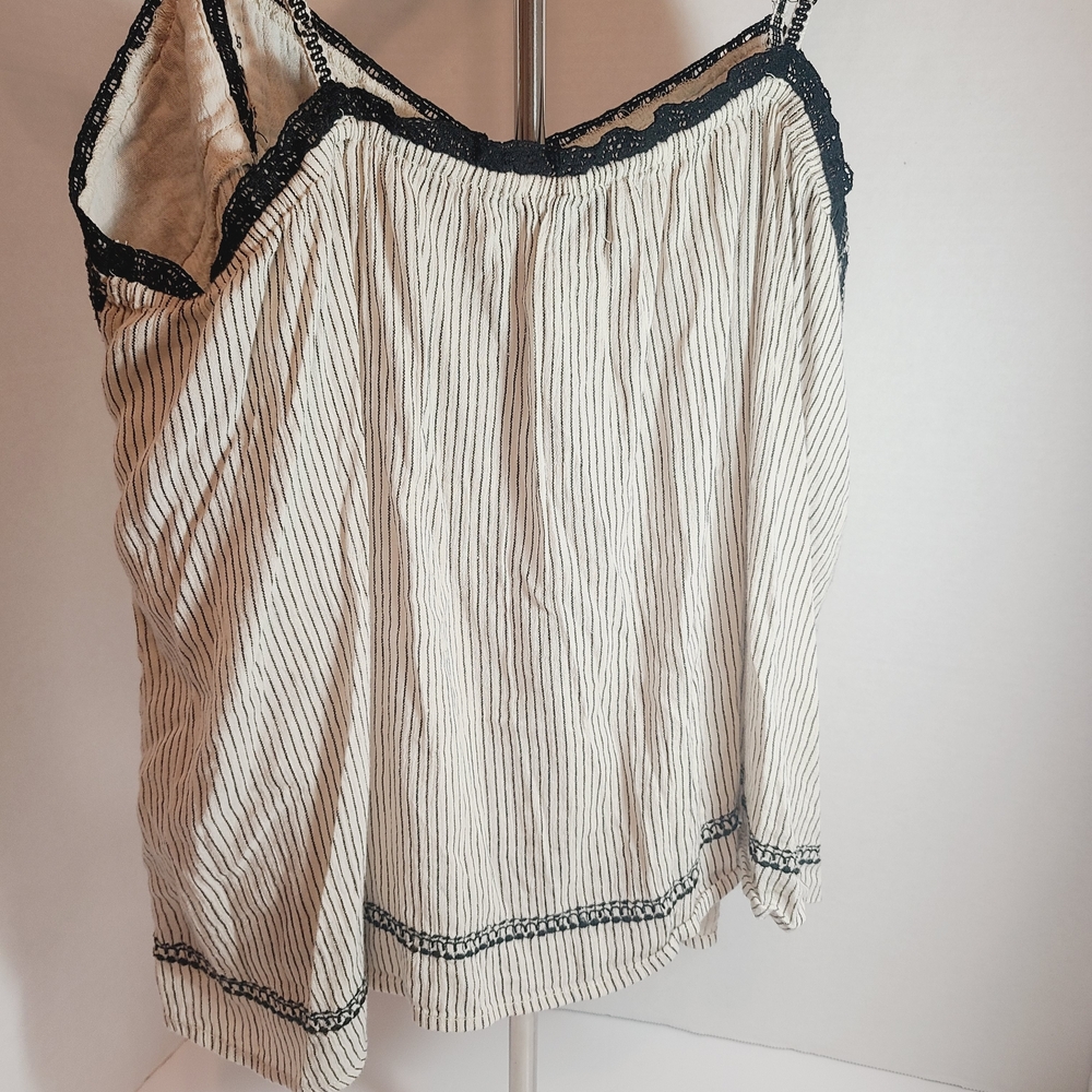 AE Black and White Striped Women's Tank Top - Picture 4 of 7